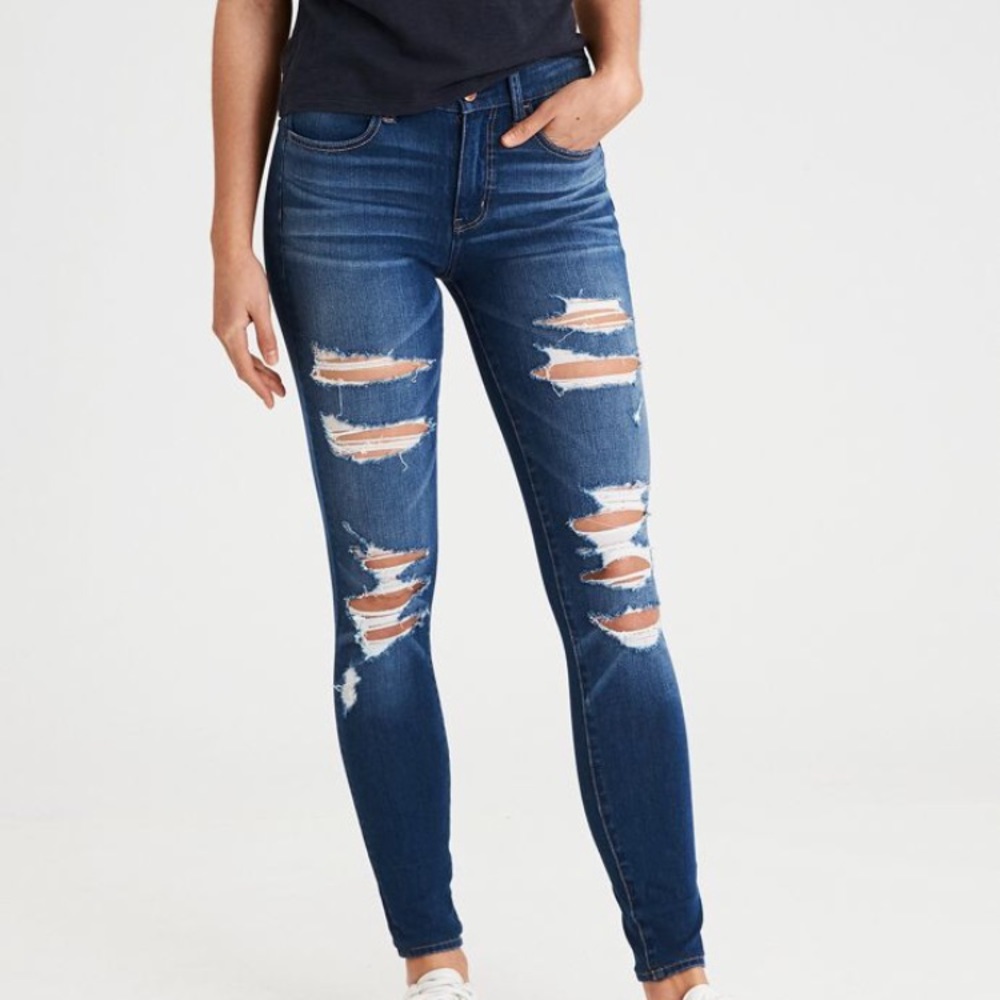 Hi waisted American Eagle distressed jeans